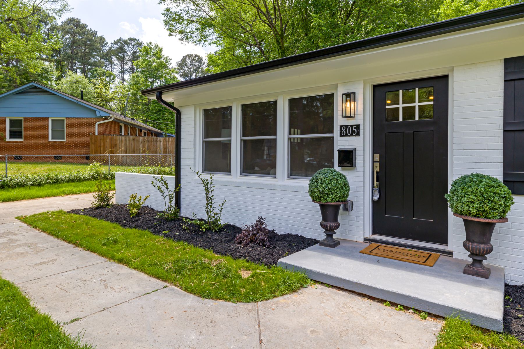 Welcoming single-storey detached house exterior